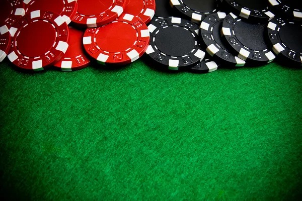 Sic Bo dice table with three dice and betting layout displayed on hantogel login